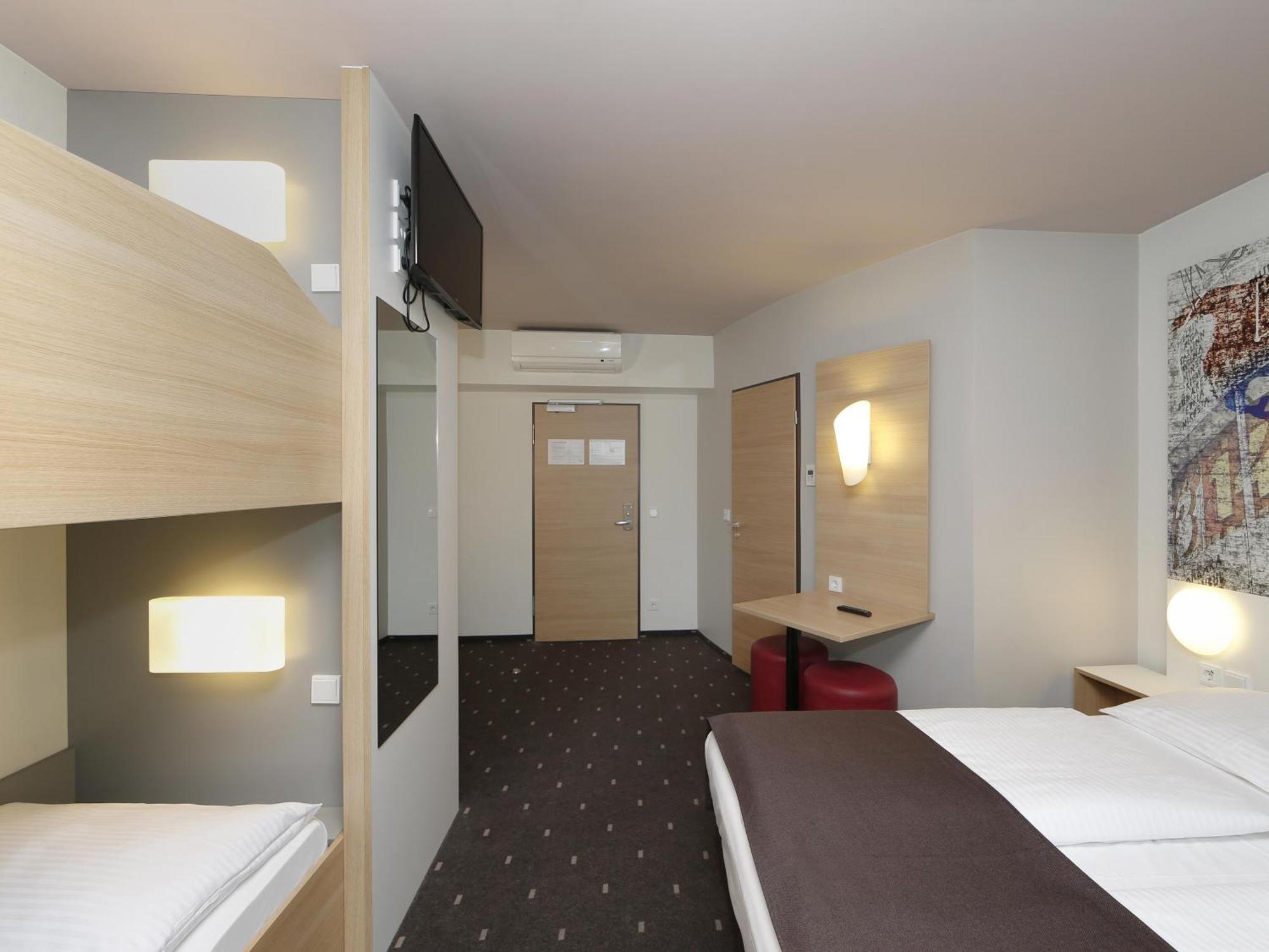 B&B Hotel Berlin-Alexanderplatz Exterior photo